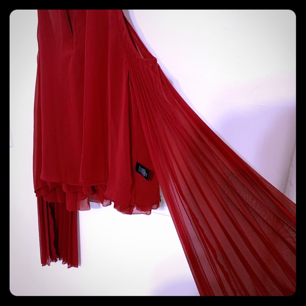 Express shoulder cut off blouse